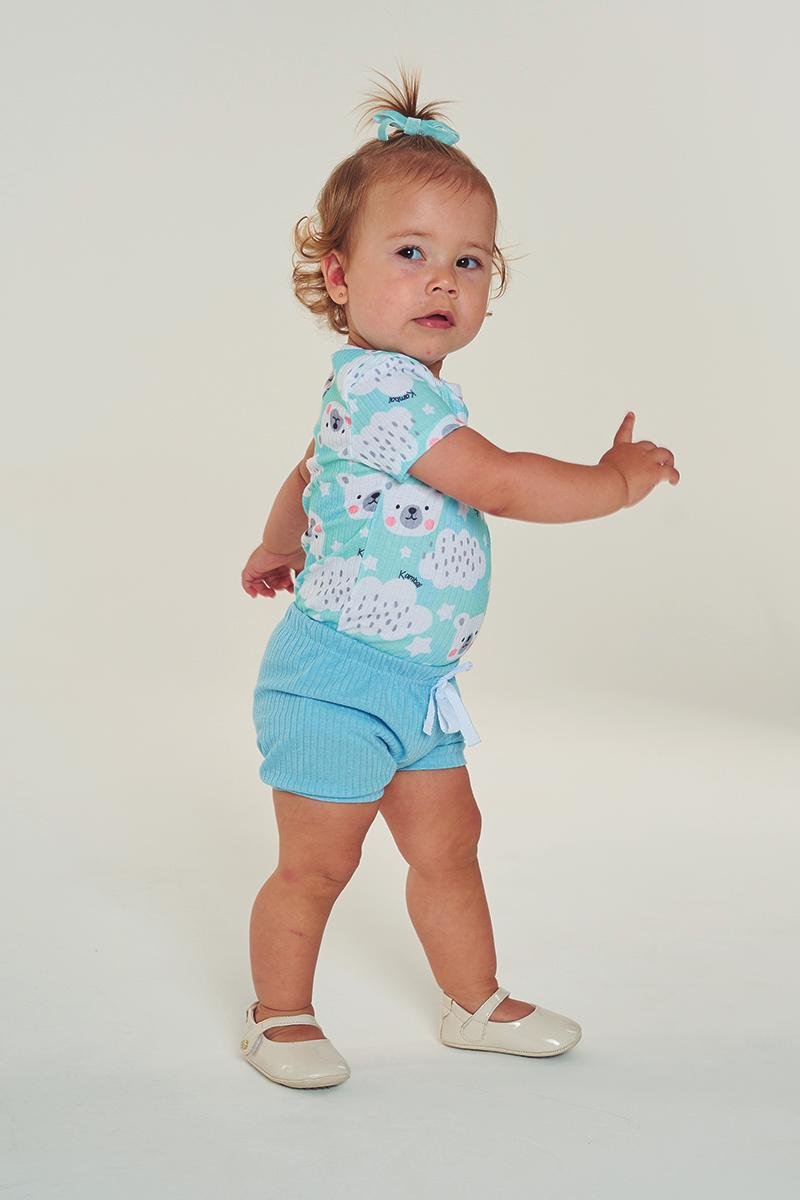 conjunto boddie estampado e shots color urso polar