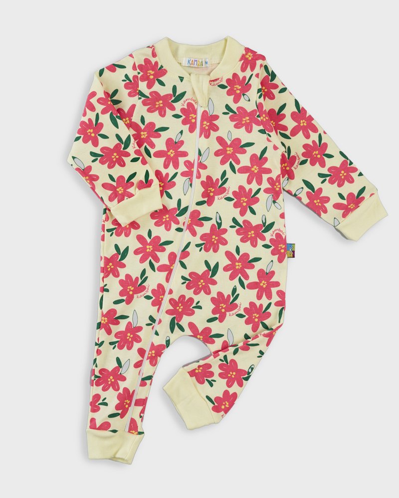 05 macacao longo bebe de malha suedine estampa flores amarelo claro