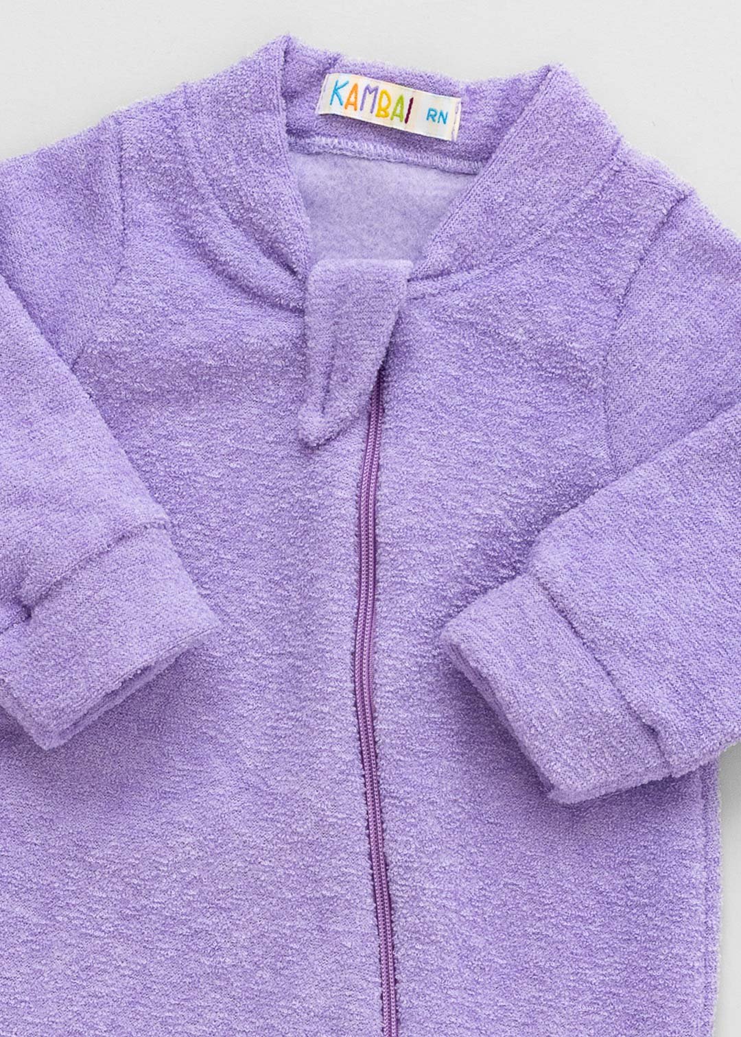 Macacão Plush Bouclé Roxo Lilás Kambai