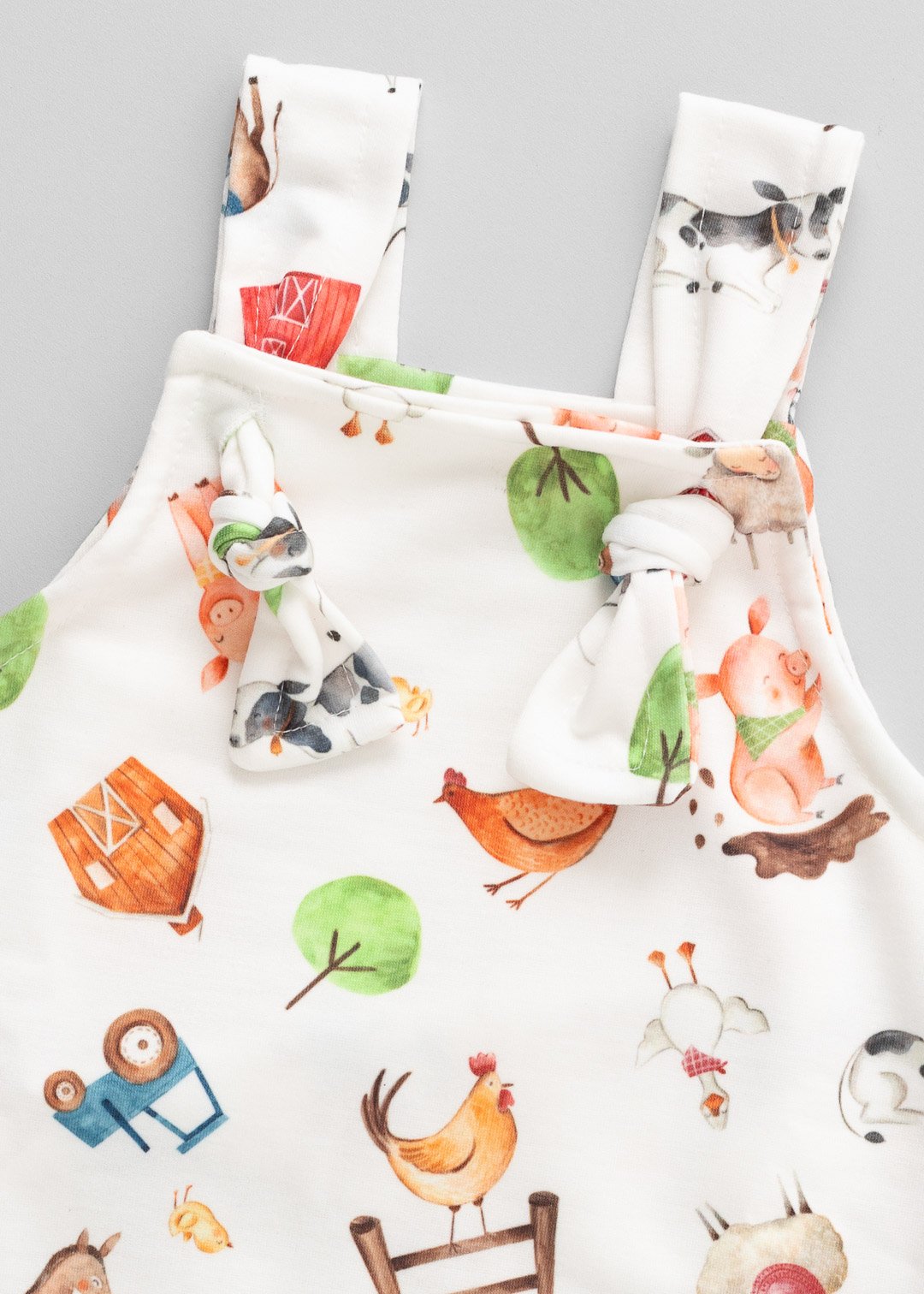 02 jardineira curta bebe fazendinha