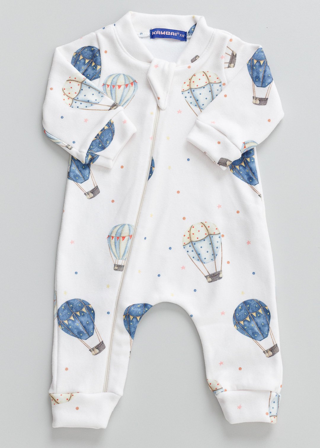 Detalhe do zíper prático do Macacão Soft