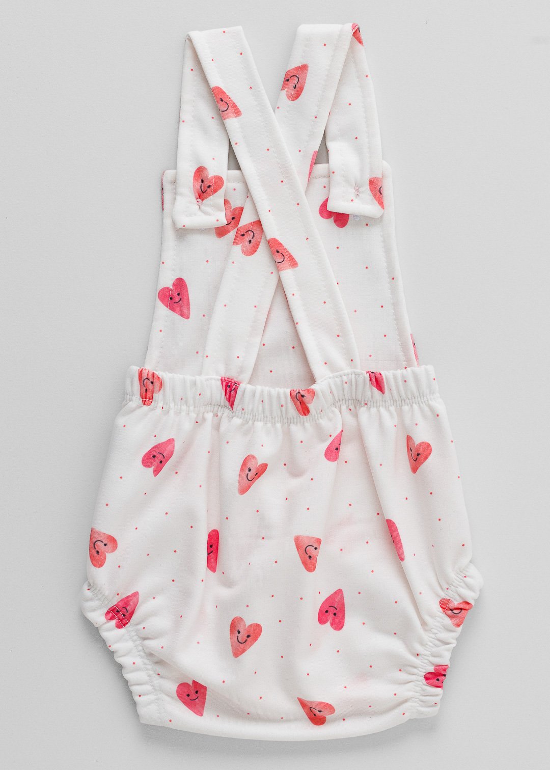 03 romper jardineira bebe coracoes rosas